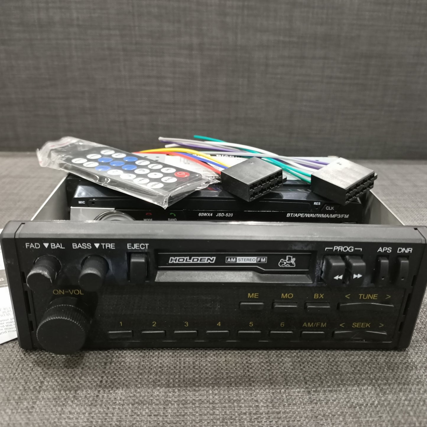 Holden VL Brock Calais Walkinshaw Repro Radio player USB B-T
