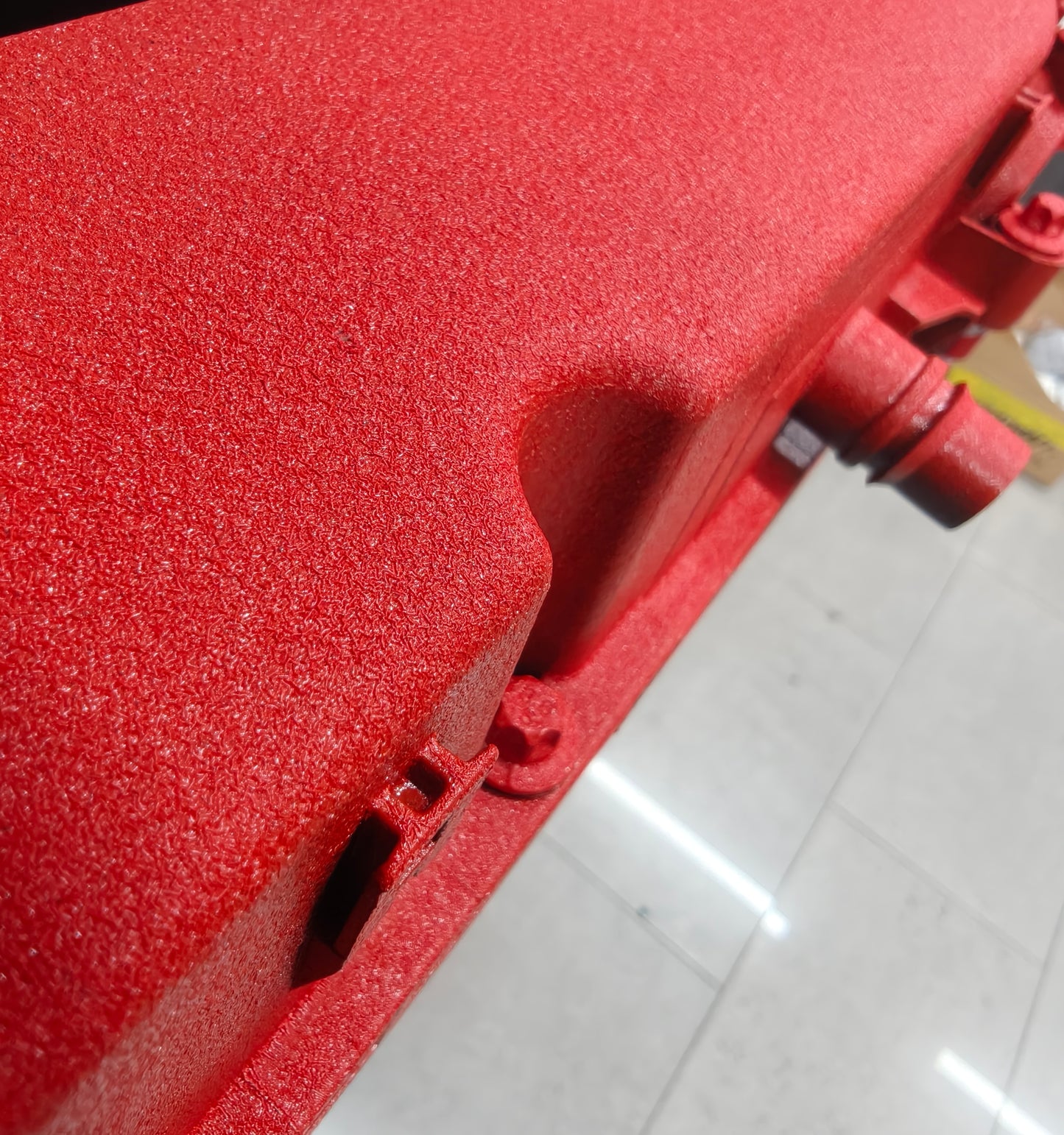 Car Rocker Cover Heat wrinkle paint - RED